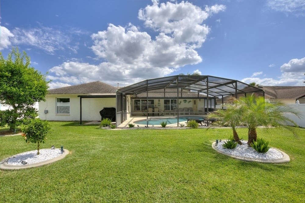 Relaxing Indian Ridge Home W/ Pool, Near Disney & More 4 Bedroom Villa