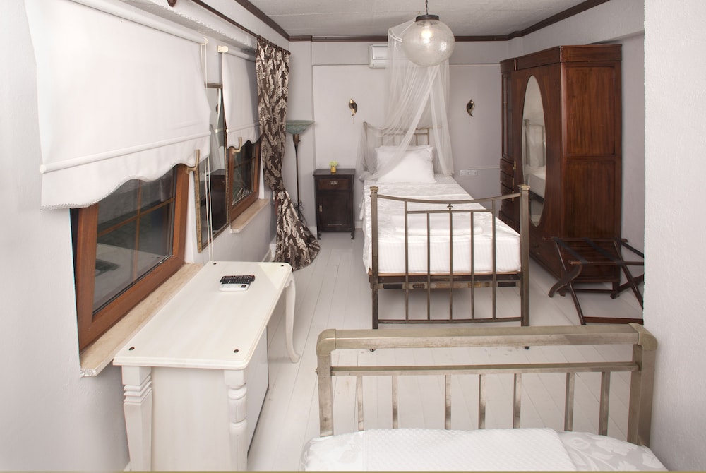 Iola Otel - Image 6