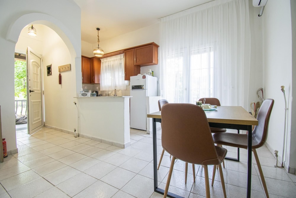 Forest View Apartment 1 by Travel Pro Services view 3