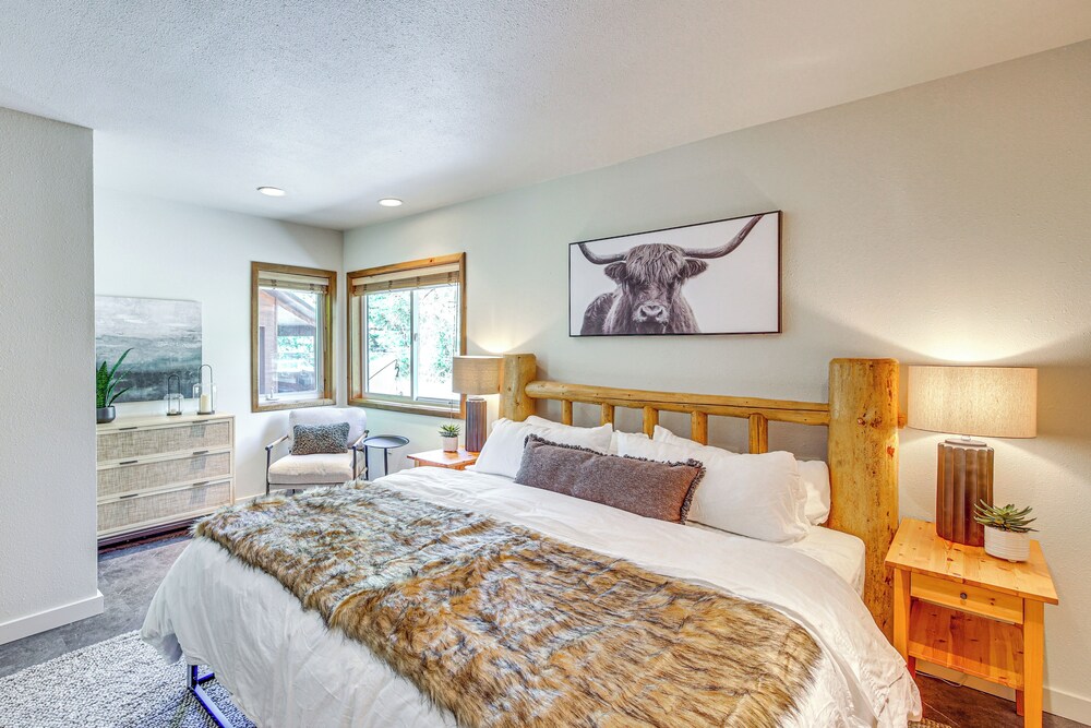 Luxury Cabin on Naches River, Near Mount Rainier!