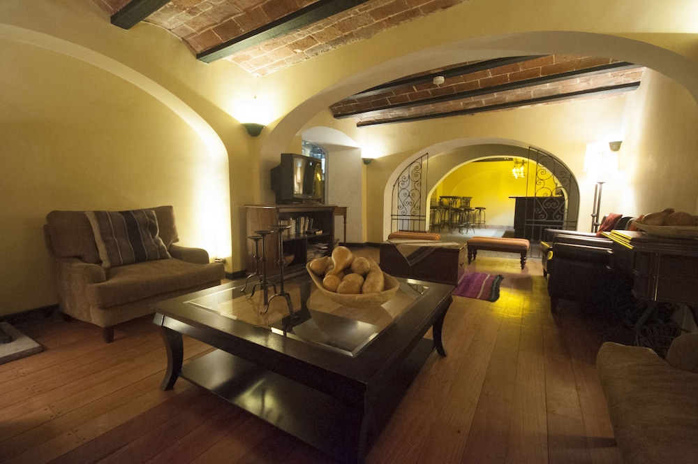 Hostal Naira