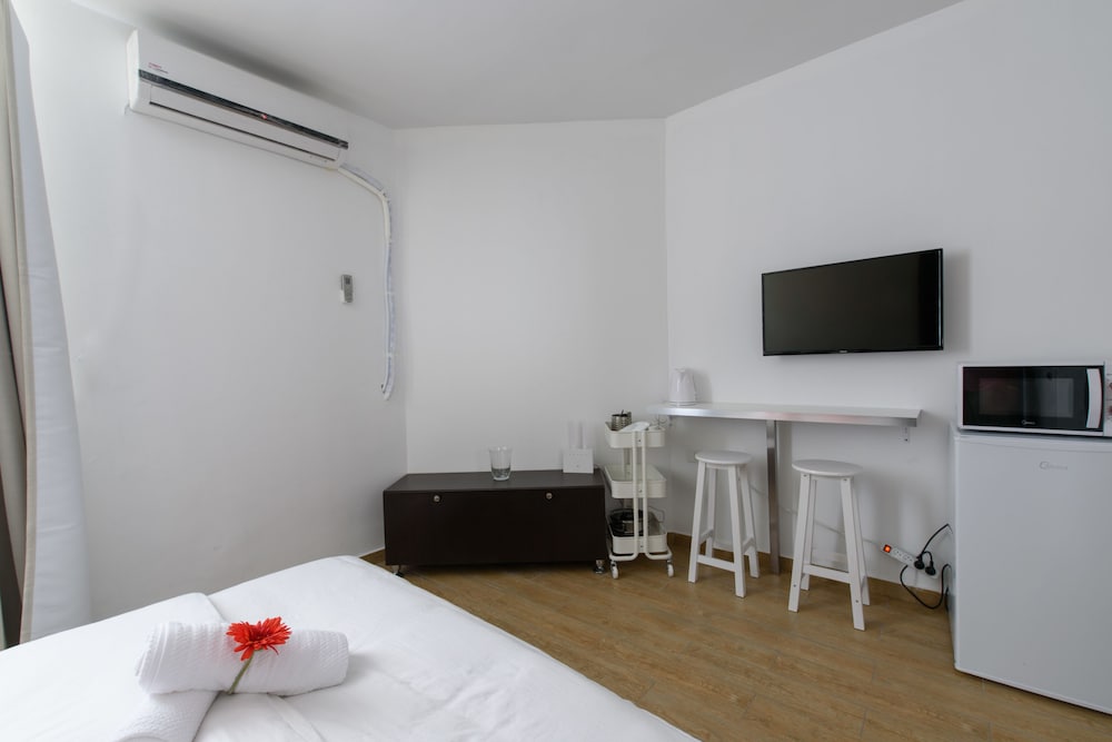 Beach View Apartments And Studio