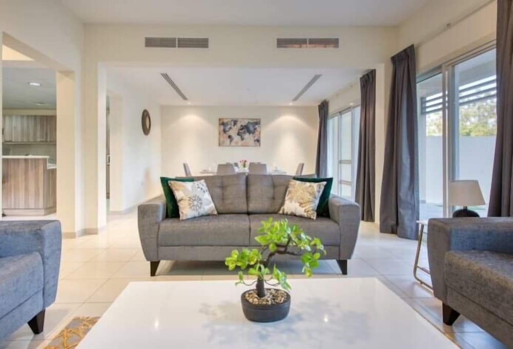 R&H 3BR Villa in RAK Beach Access 172