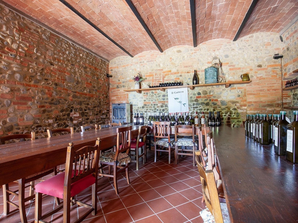 Apartment in Tuscany With Pool & BBQ