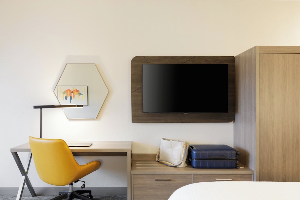 Holiday Inn Express And Suites Elgin Chicago Northwest by IHG
