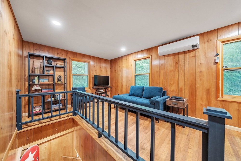 Peaceful Lakefront Getaway On Cayuga Lake 4 Bedroom Cottage