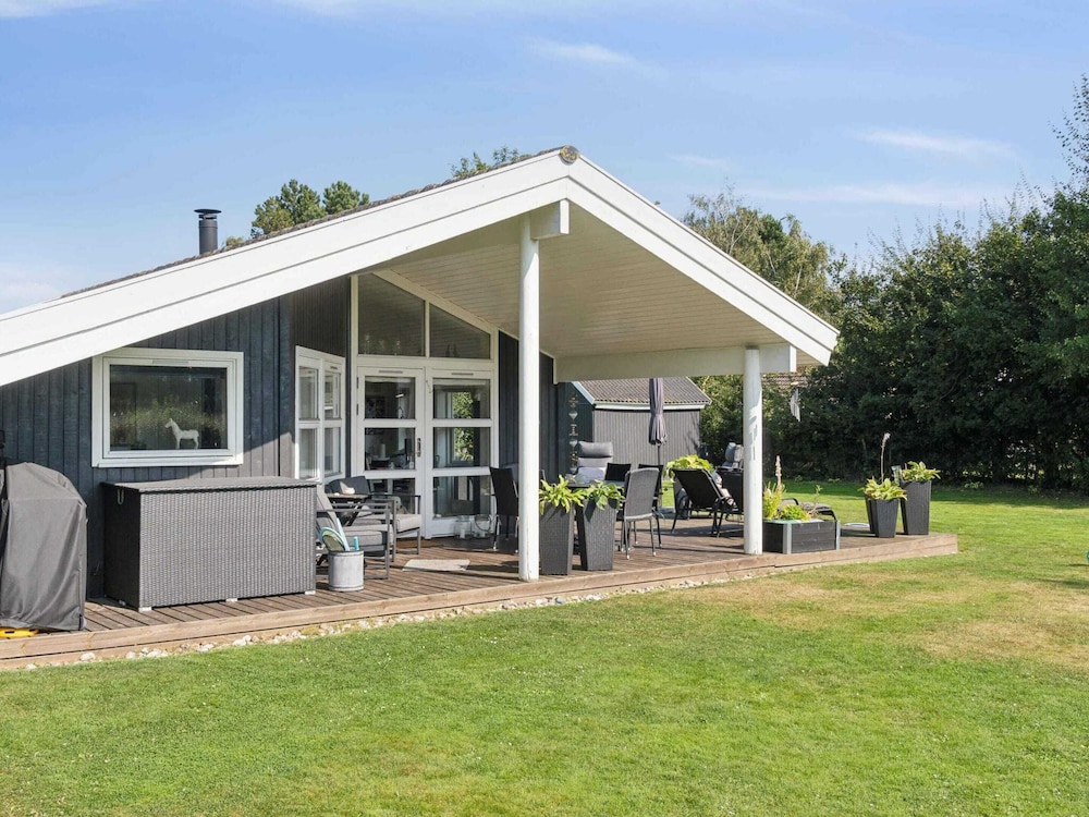 5 Star Holiday Home in Vaeggerlose