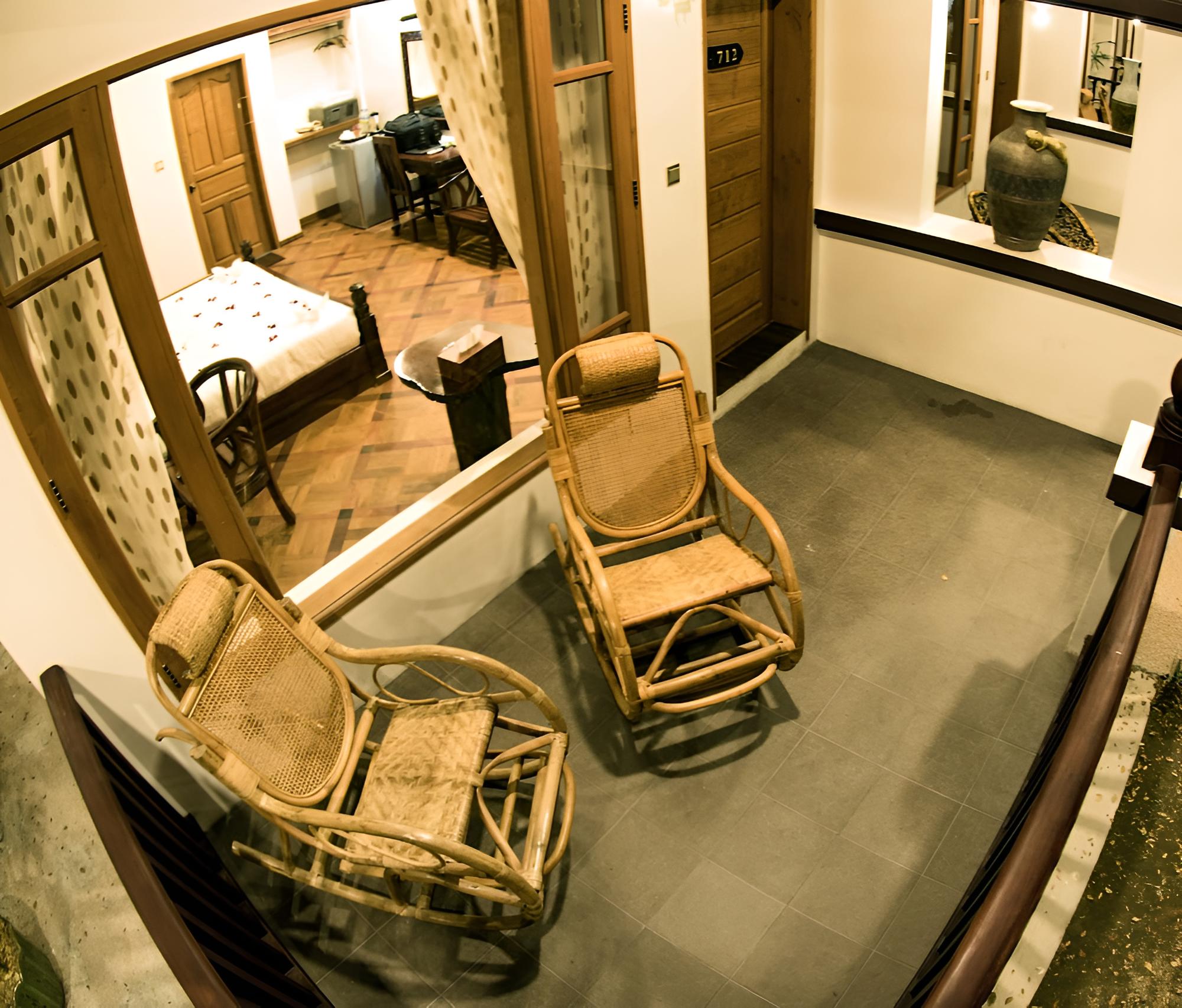 Yadanarpon Dynasty Hotel