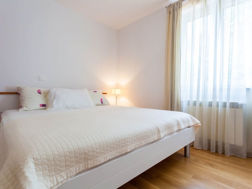 Spacious Apartment in Vantacici near Sea view 3