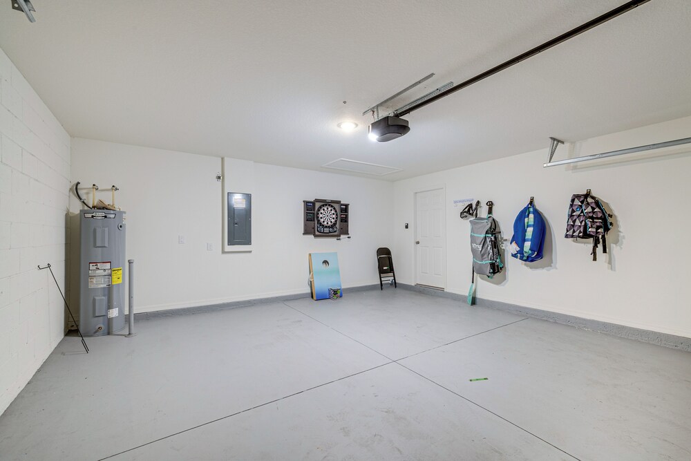 Yard Space & Games: Pet-friendly Ocala Retreat