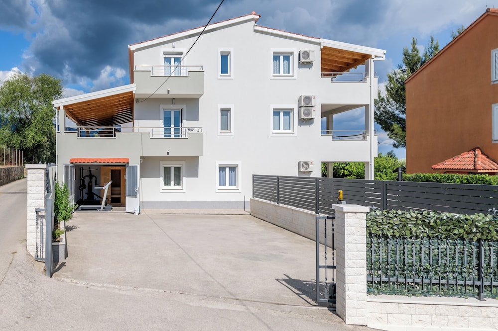 Villa Aurora Mare - Kaštel Novi