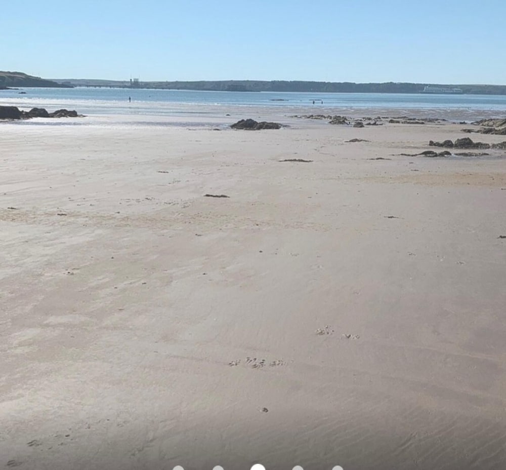 Spacious 6 Bedroom Retreat in Milford Haven