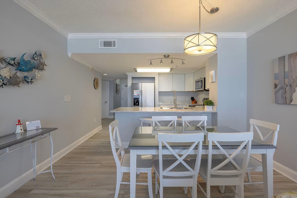 Majestic Beach Towers 1-503