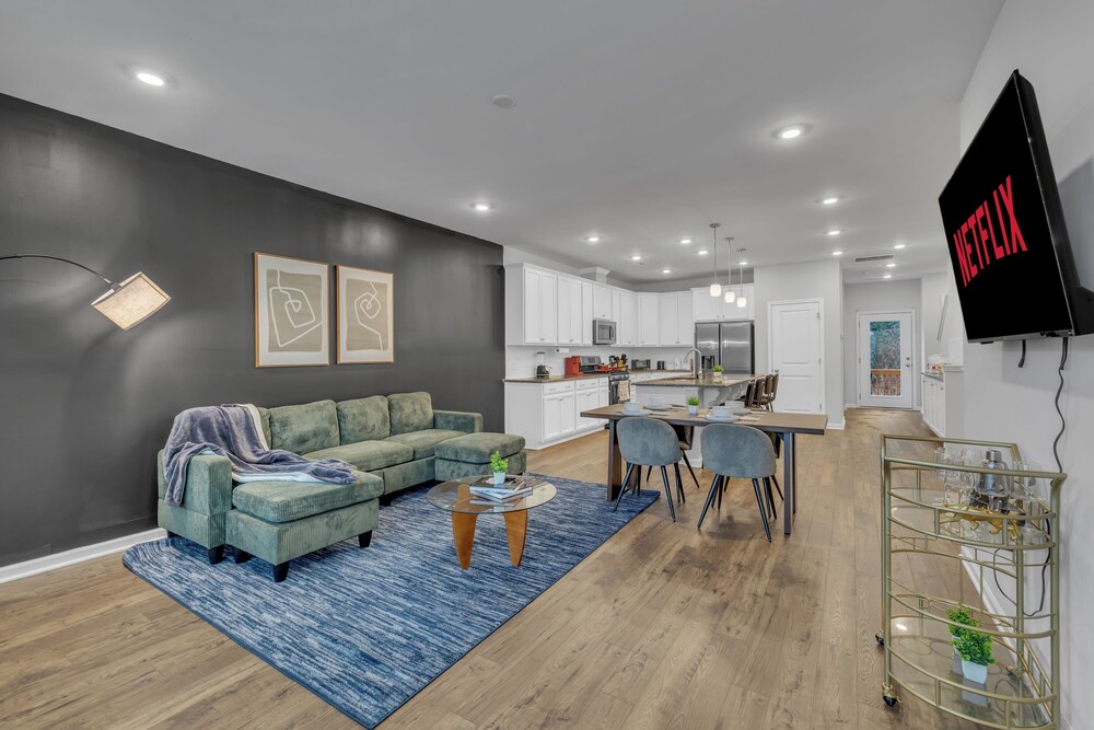 King 4BR Townhouse to Downtown Durham