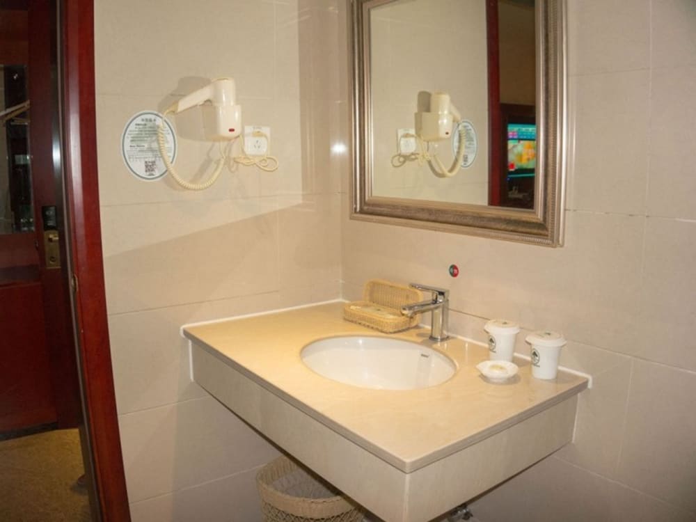 GreenTree Inn GanZhou Zhanggong District SanKang Temple RT-MART Express Hotel