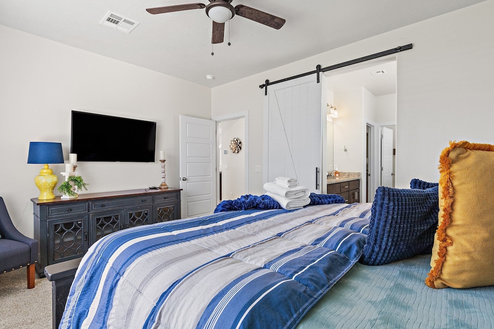 Above Parr - Pet Friendly! 5 Bedroom Home