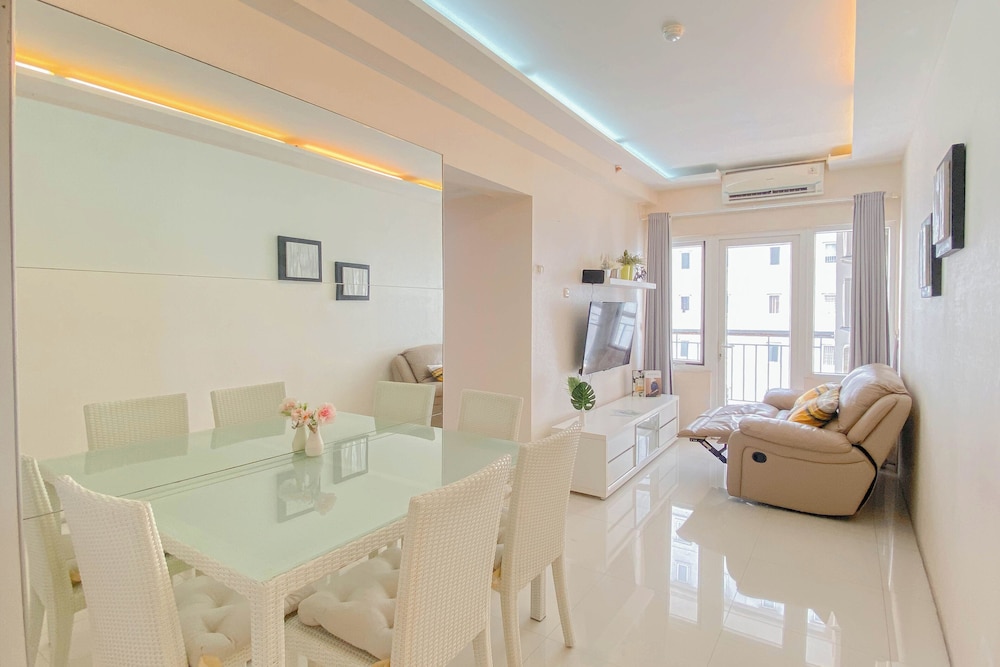 Strategic And Homey 2Br At Grand Palace Kemayoran Apartment