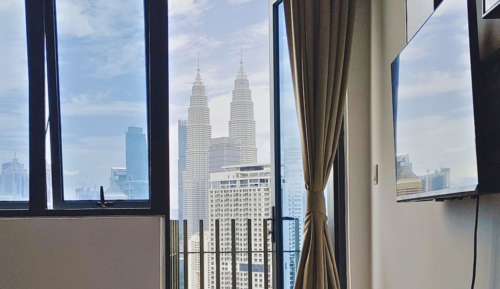 The Colony Luxe KLCC View Sky Pool