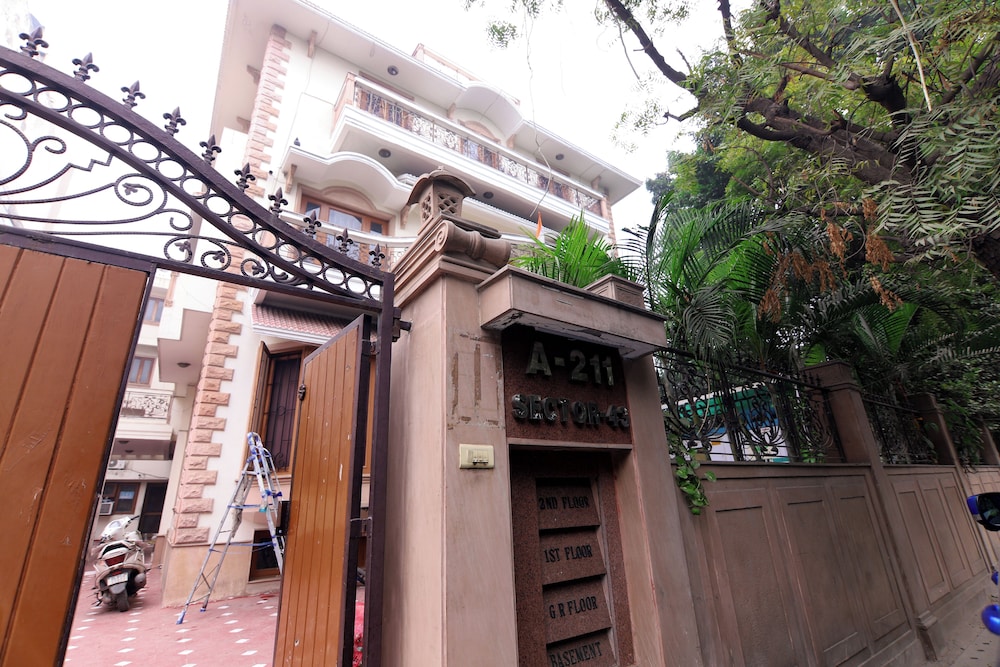 Hotel Ashray Noida