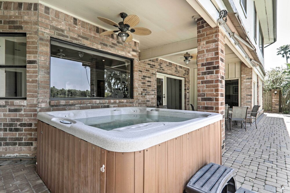 Private Pool: Lakefront Harlingen Home view 5