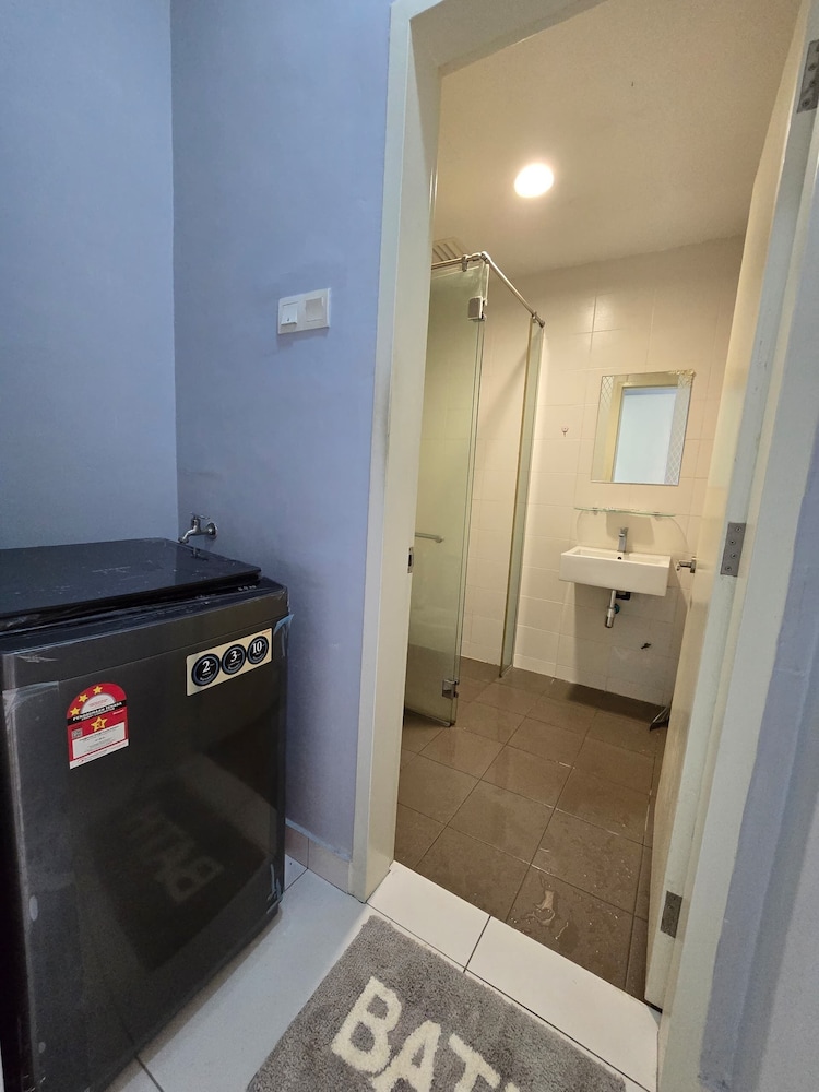 Neo Mutiara Damansara Studio 2PAX 1CP