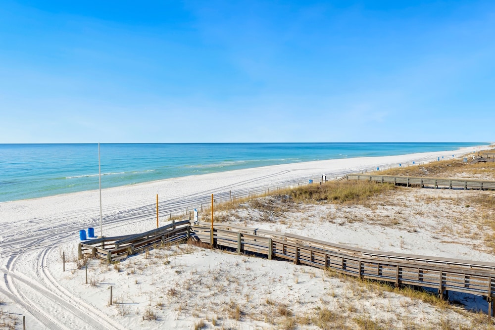 Islander Beach Resort 404 Condo