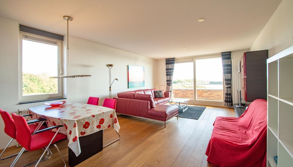 Cozy Apartment With Balcony
