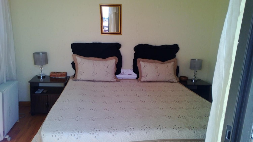 Flossie’s Bed and Breakfast