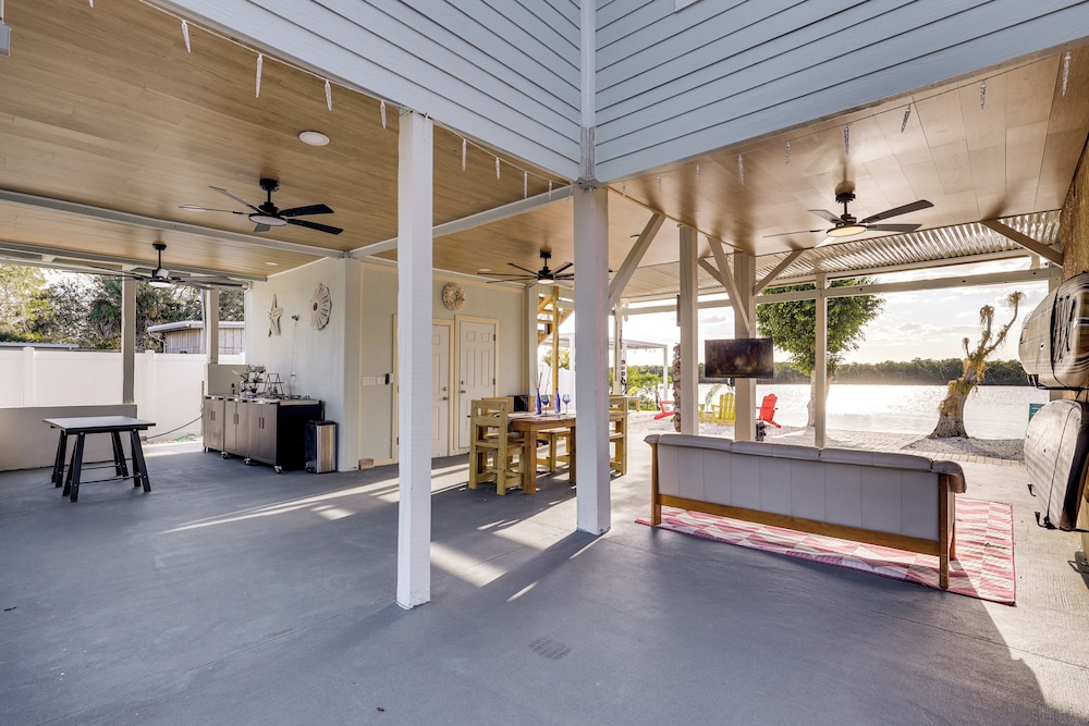 Private Beach: 'hidden Shack By the Bay' in Ruskin