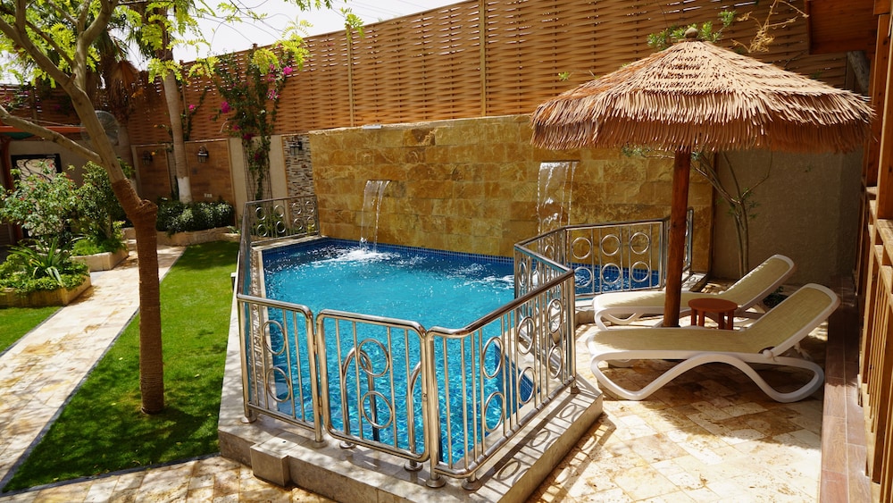 The Land Villas Ammaria