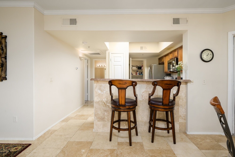 Signature Ii 2 Bedroom Condo