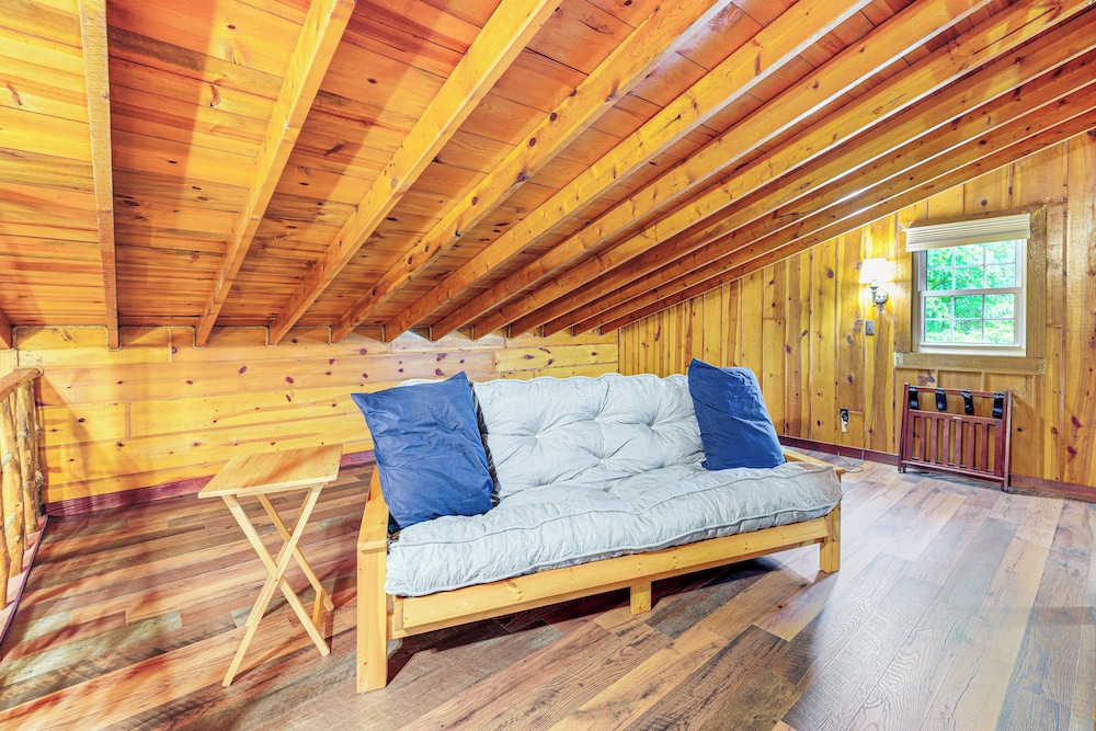 Secluded Lodge Stay: Day Trip to Audra State Park!