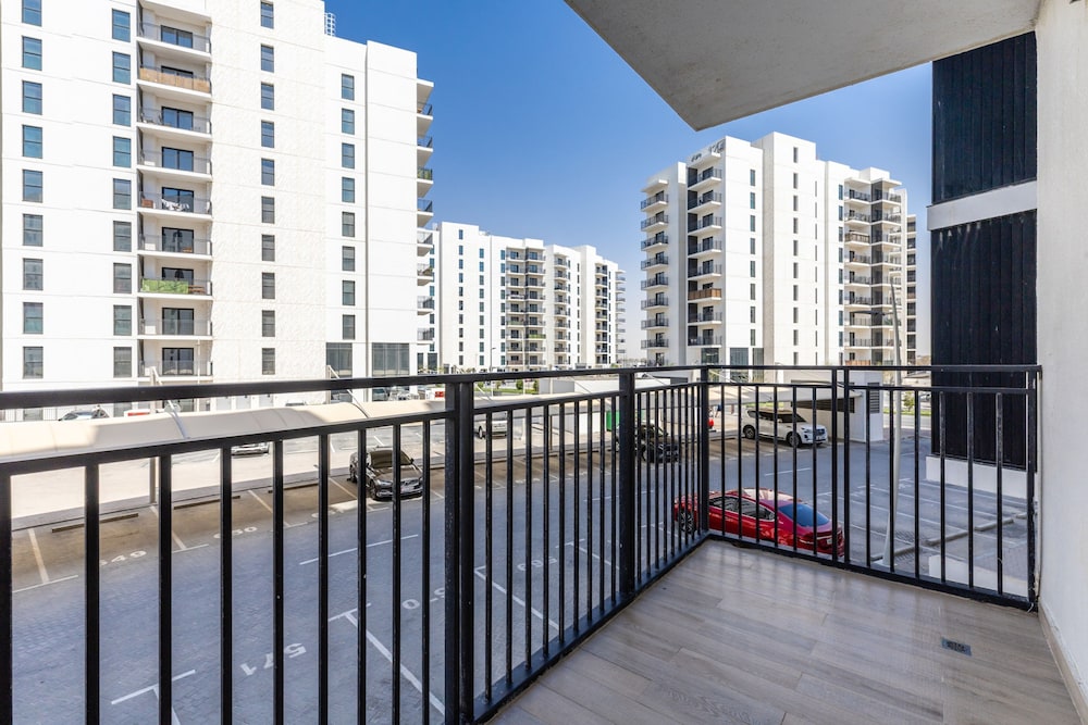 Relaxed Yas Island Living Near ALL Attractions