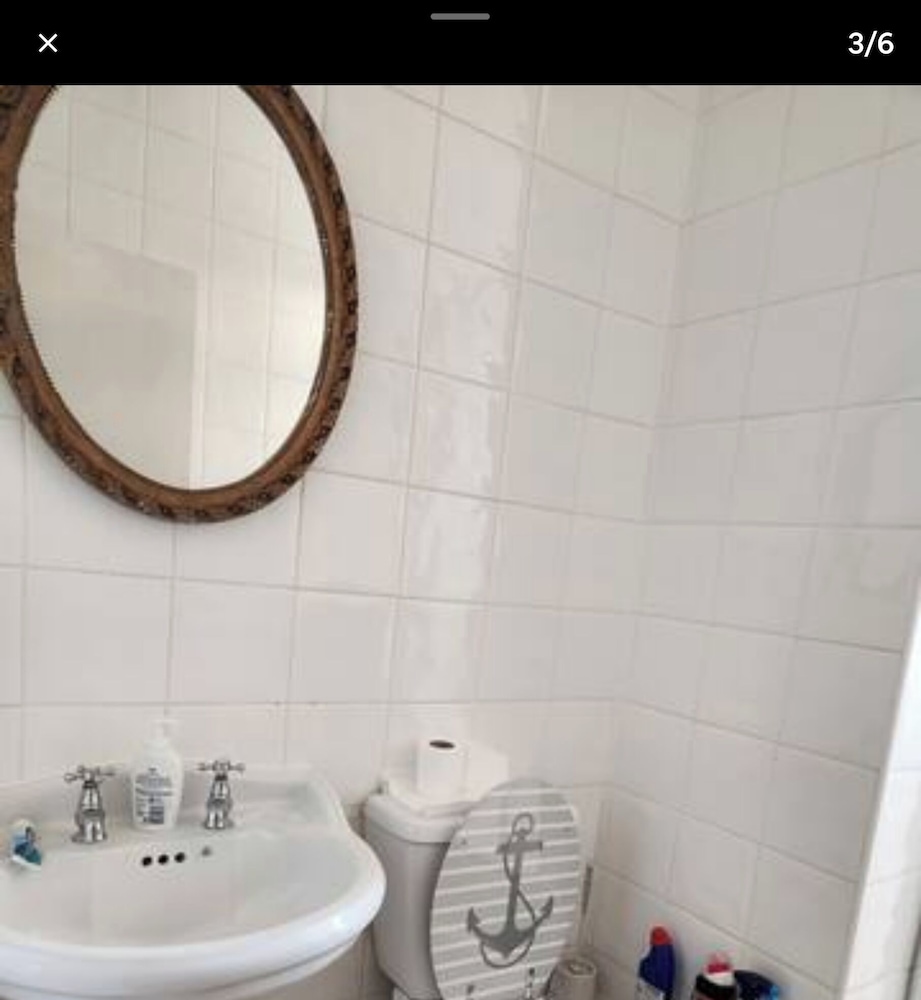 Ashford Cozy Apartment in Town Centre view 5
