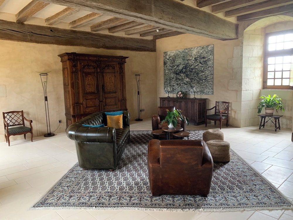 Les Trois-Moutiers view 5