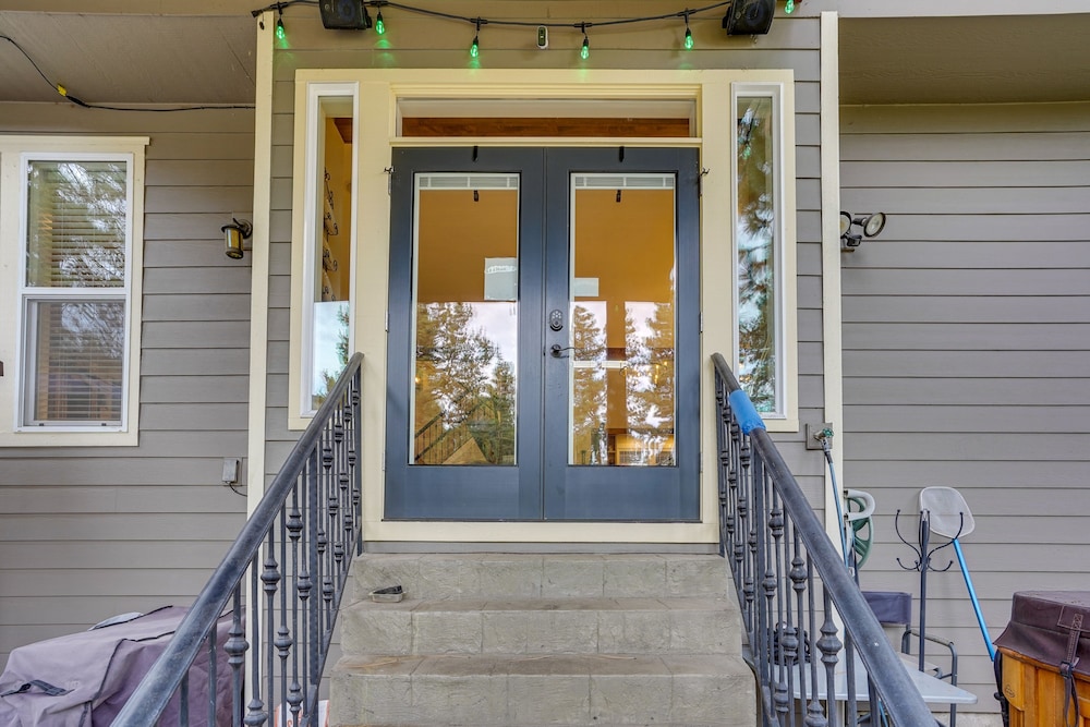 Cozy Bend Home - Walk to Old Mill District! view 5
