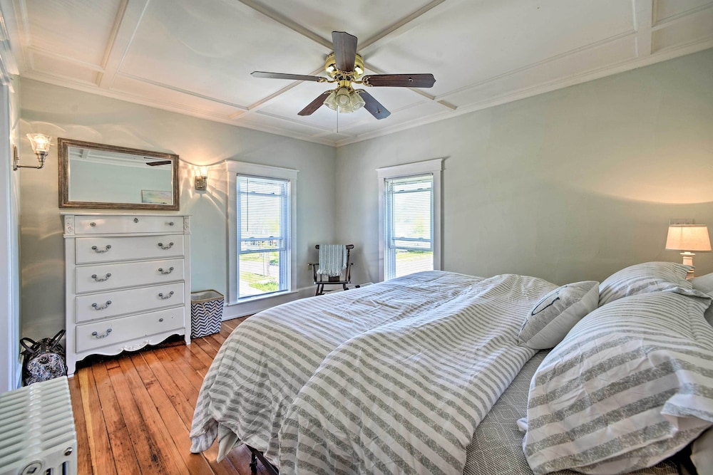 Home w/ Patio, 2 Blocks to St. Lawrence River - Property Image 19