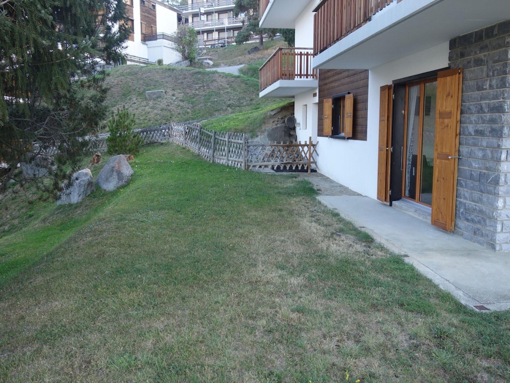 Mountain Escape With Fireplace