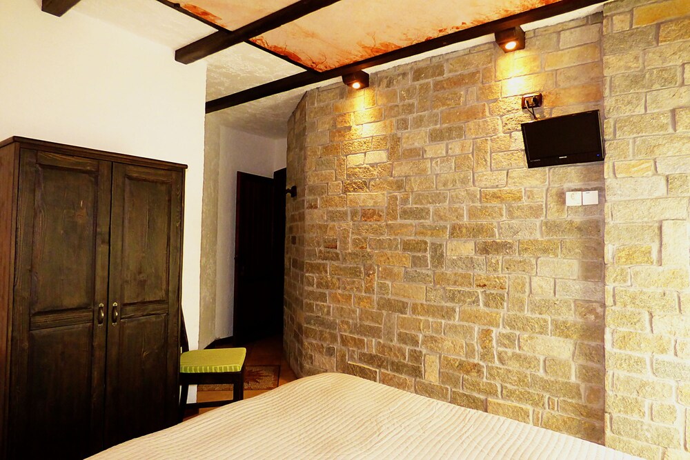 Chalet sul lago Hotel In Montagna