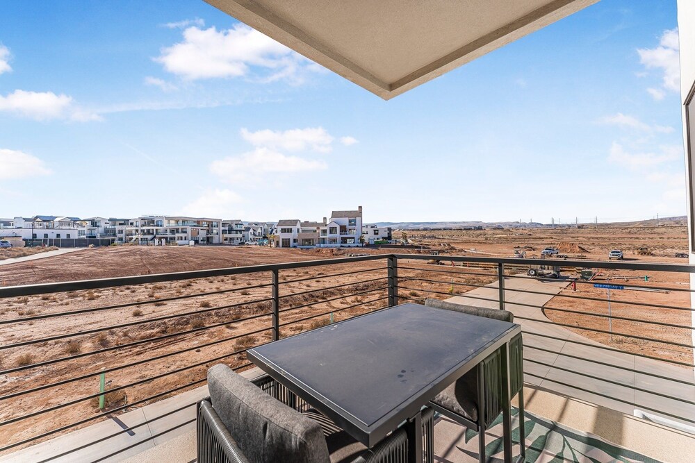 Slickrock Shore 8 Bedroom Townhouse
