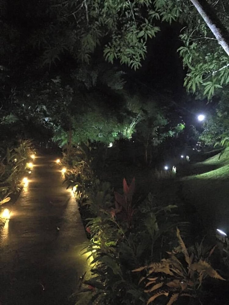 Manuel Antonio Hostel Resort