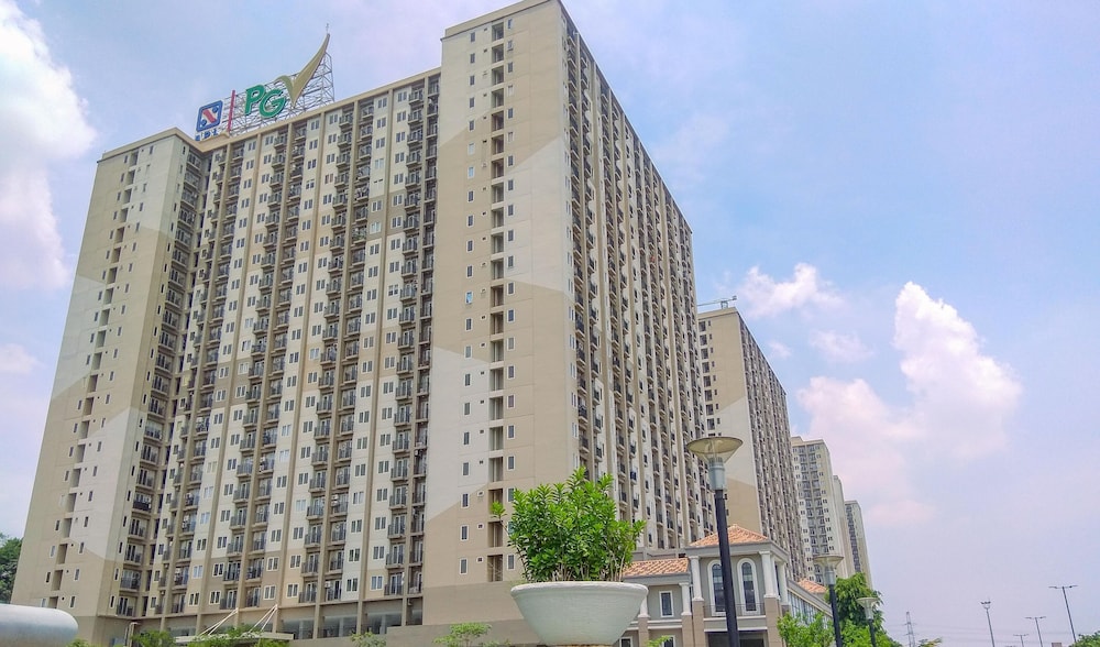 Comfort and Homey 2BR at Podomoro Golf View Apartment