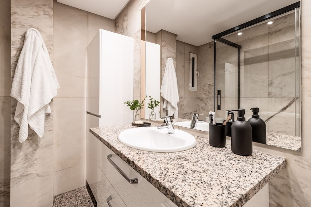 Arzano - 4 Bedrooms and Office in Castilla
