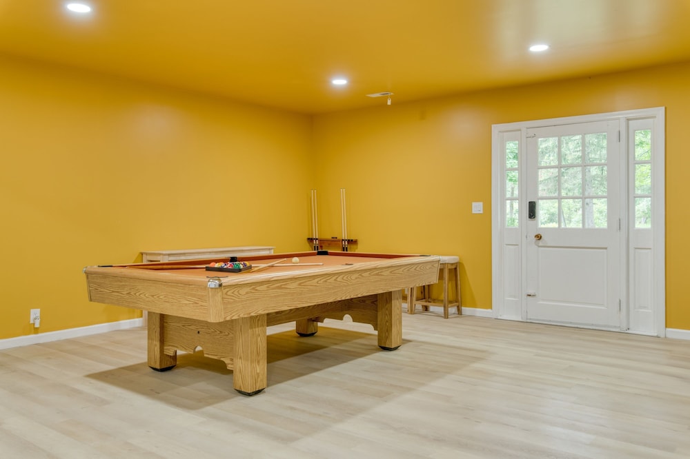 Game Farm Villa by Avantstay 10bdr Private Pond Spa Pool Family-friendly