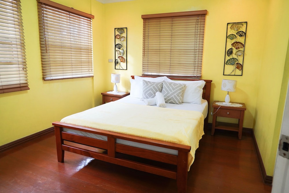 Charming Tagaytay Vacation Home