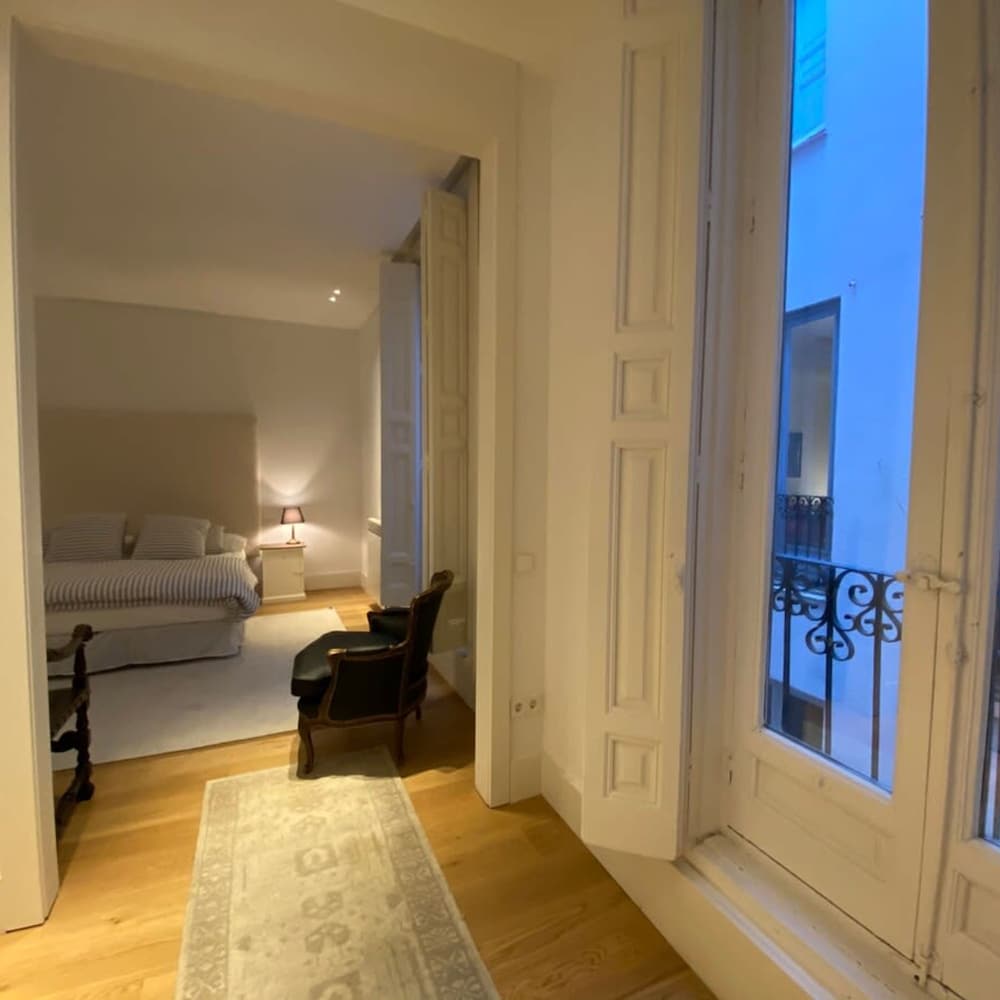 The Pelayo Majestic Luxury 3 Bedroom in Chueca