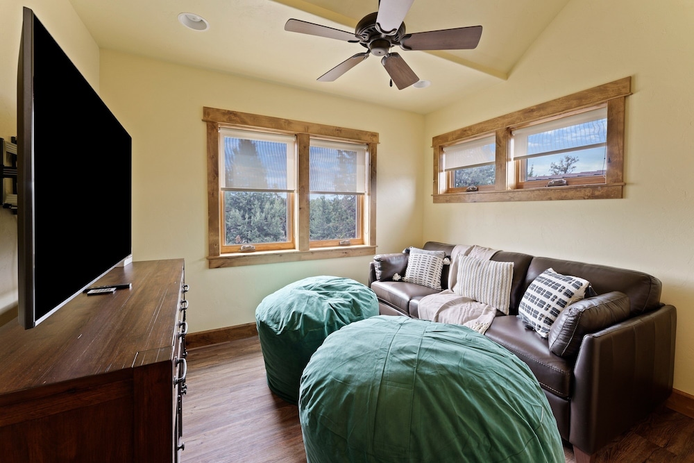 High Lowe 4 Bedroom Home