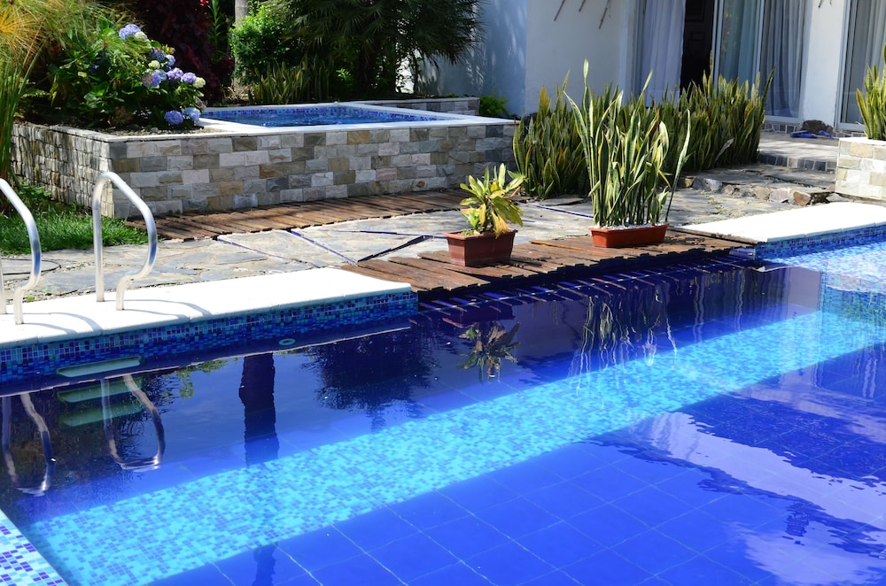Espectacular chalet con piscina