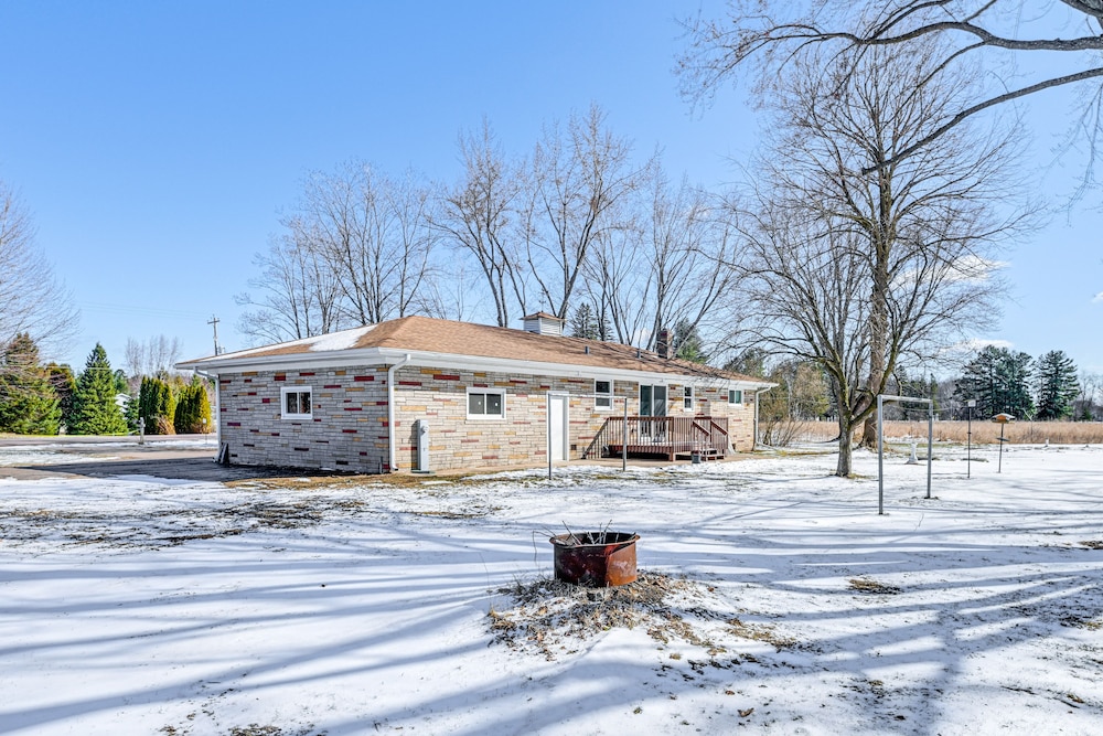 Wausau Home w/ Yard: 1 Mi to Granite Peak Ski Area view 3