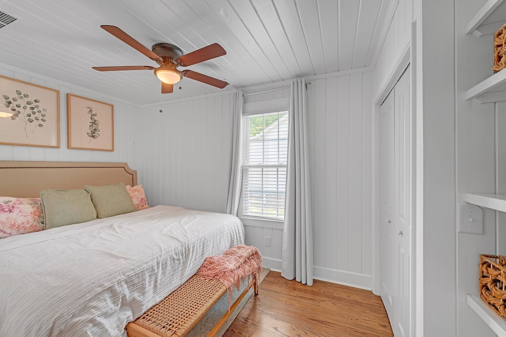 Bungalow Off Floyd St In The Heart Of Covington 3 Bedroom Bungalow